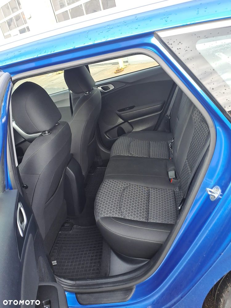 Kia Ceed 1.6 CRDi SCR M - 12