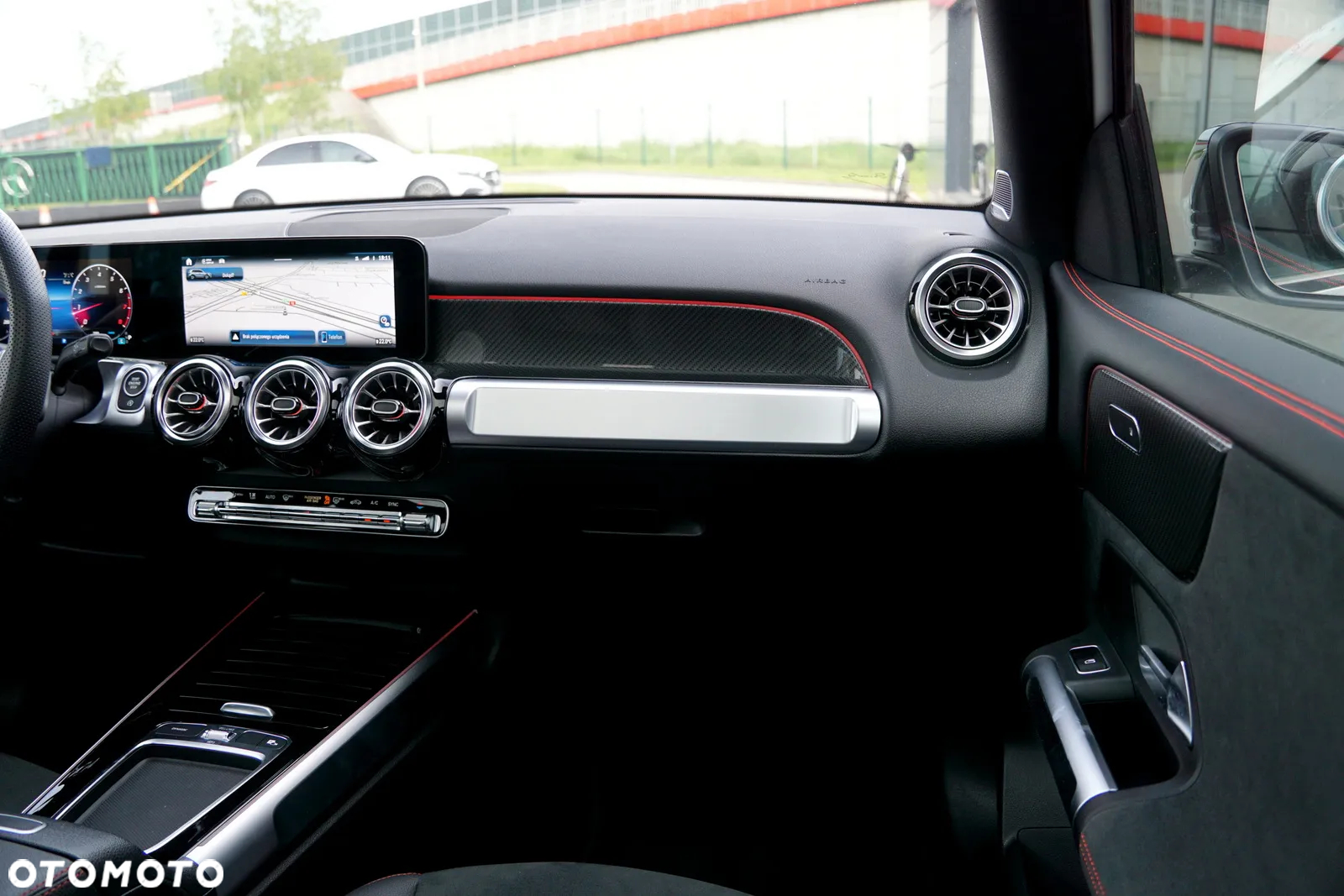 Mercedes-Benz GLB 200 AMG Line 7G-DCT - 28