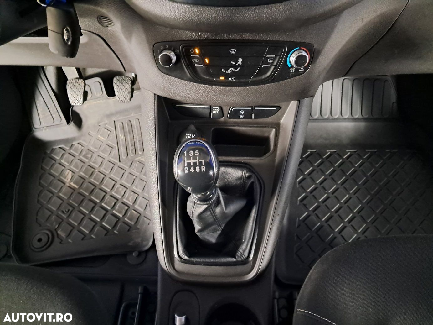 Ford Tourneo Courier - 4