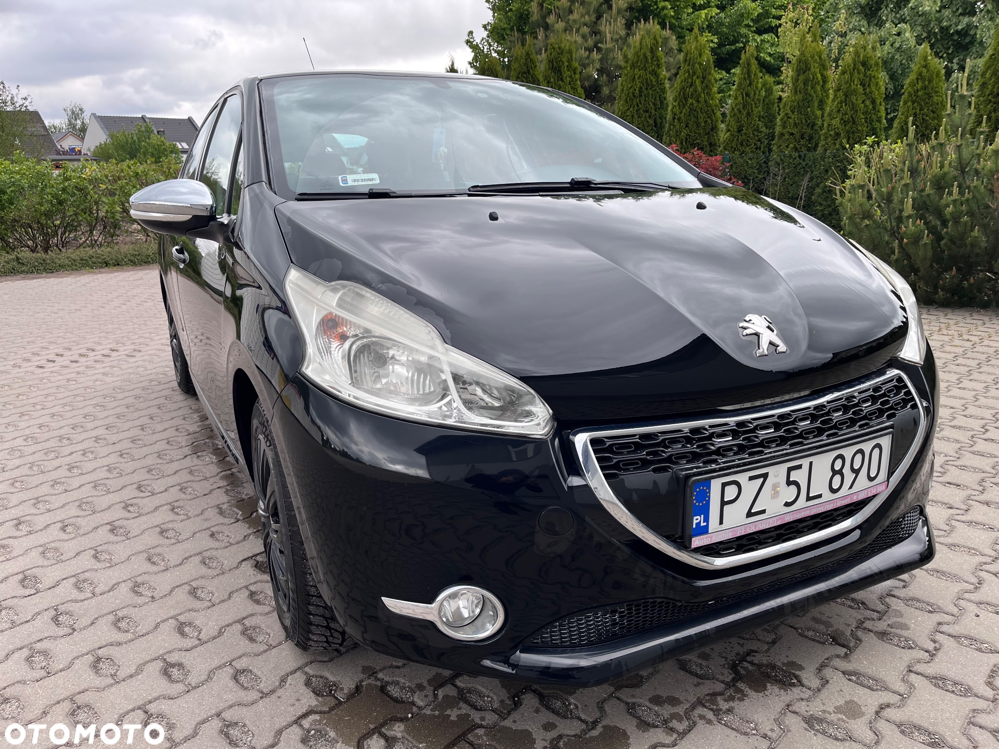 Peugeot 208 - 18