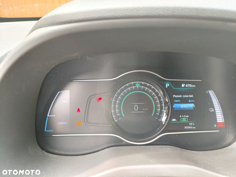 Hyundai Kona 64kWh Style - 7