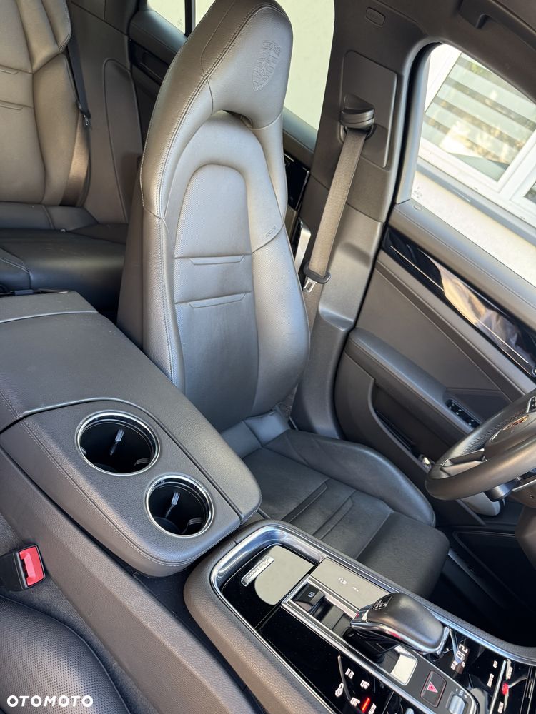 Porsche Panamera 4 - 19