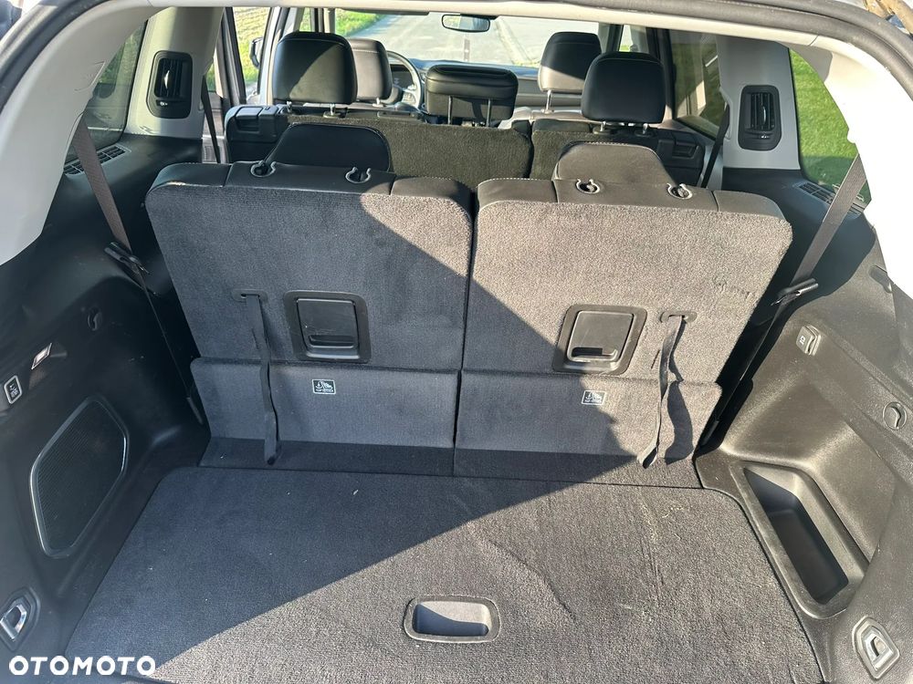 Jeep Grand Cherokee - 15