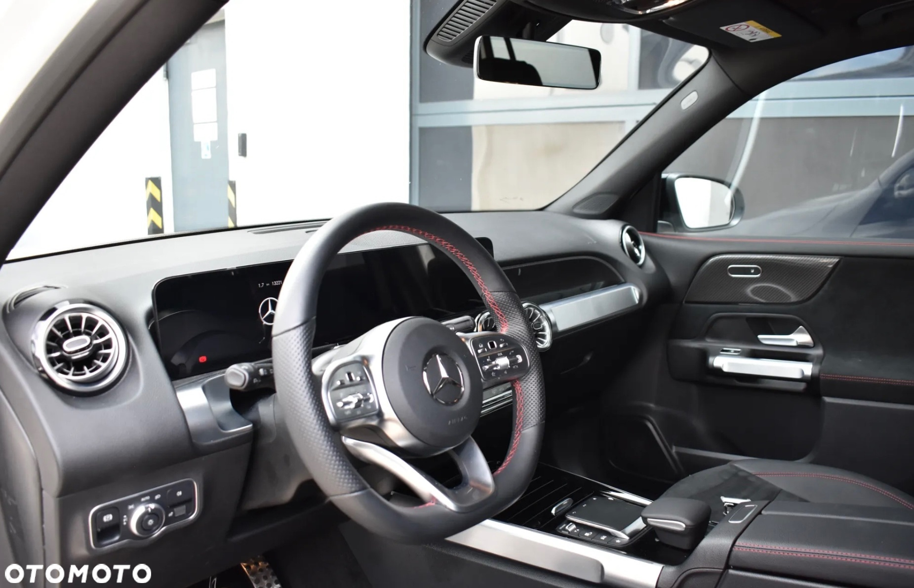 Mercedes-Benz GLB - 12