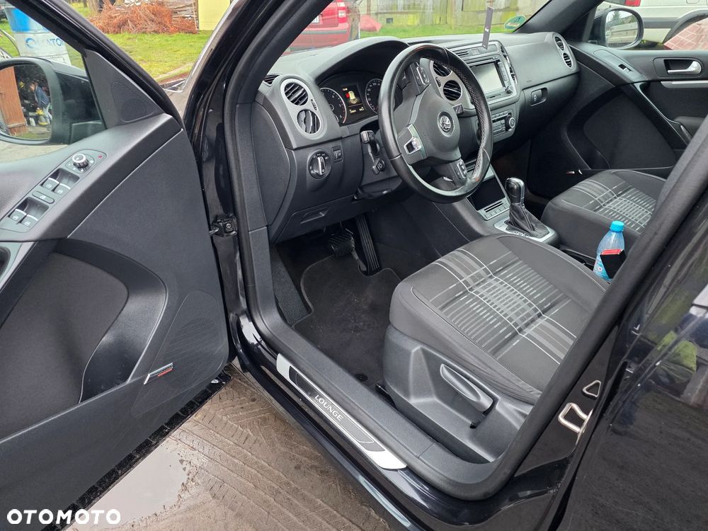 Volkswagen Tiguan 2.0 TDI DPF 4Motion BlueMotion Technology DSG Lounge Sport & Style - 36