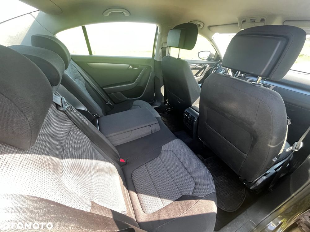 Volkswagen Passat - 5