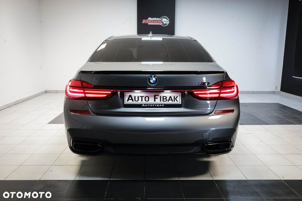 BMW Seria 7 - 12