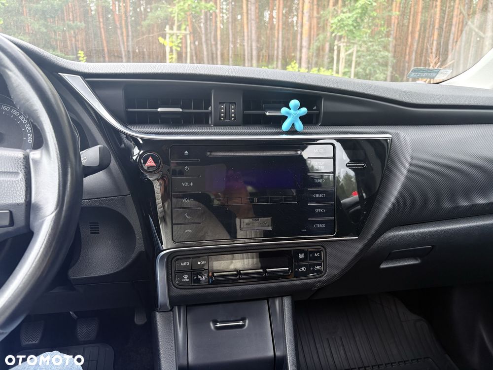 Toyota Auris - 4
