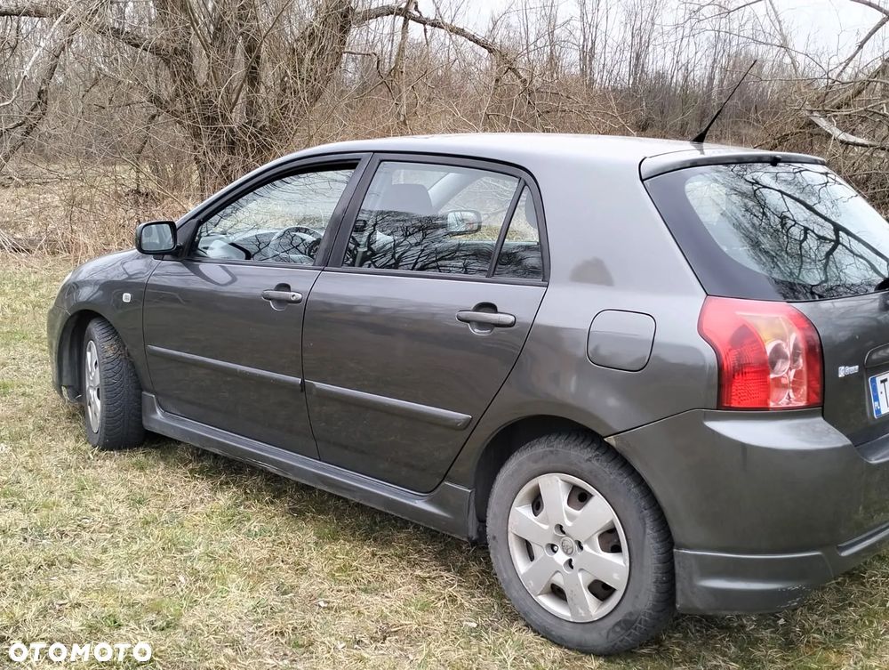 Toyota Corolla 2.0 D-4D Executive - 11
