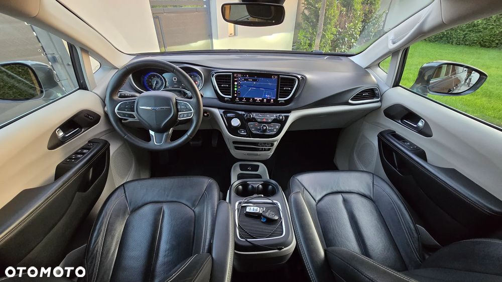 Chrysler Pacifica - 10