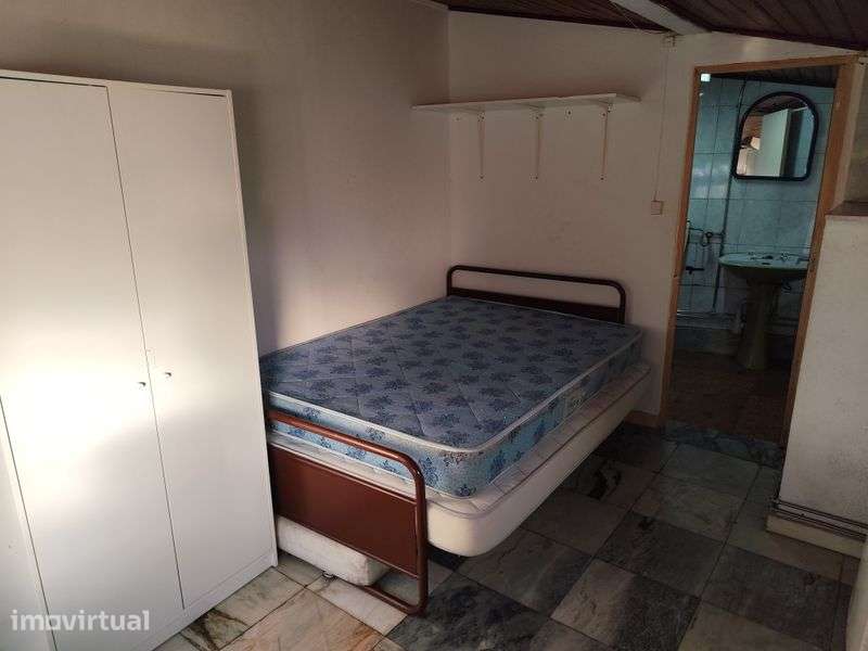 T0 aluga se em ramada/odivelas/caneças - Grande imagem: 4/4