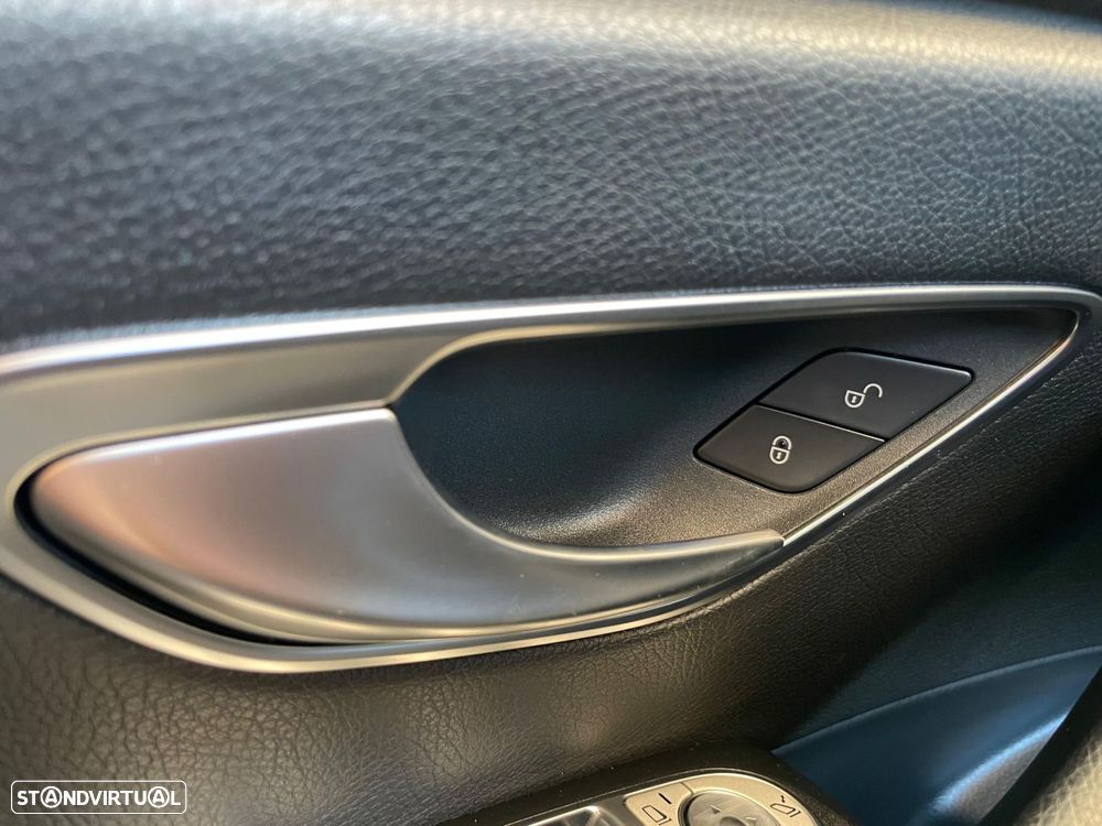 Mercedes-Benz E 220 d Avantgarde - 18