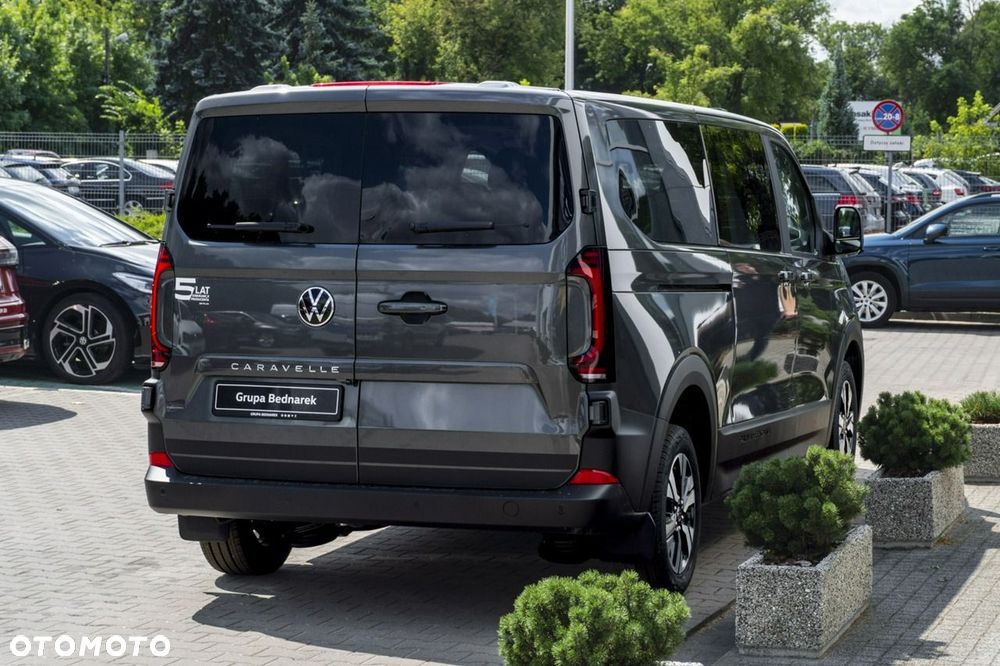 Volkswagen Caravelle - 8