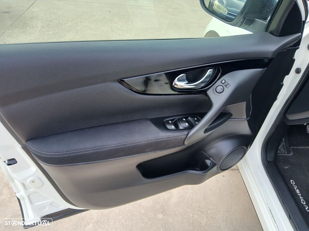 Nissan Qashqai 1.5 dCi N-Connecta - 19