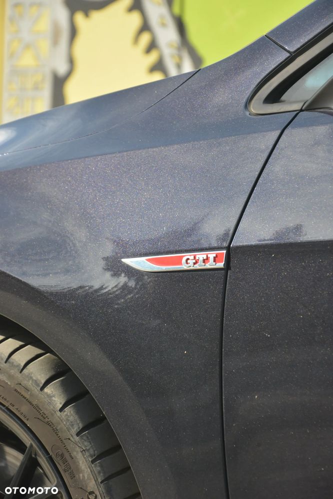 Volkswagen Golf - 12