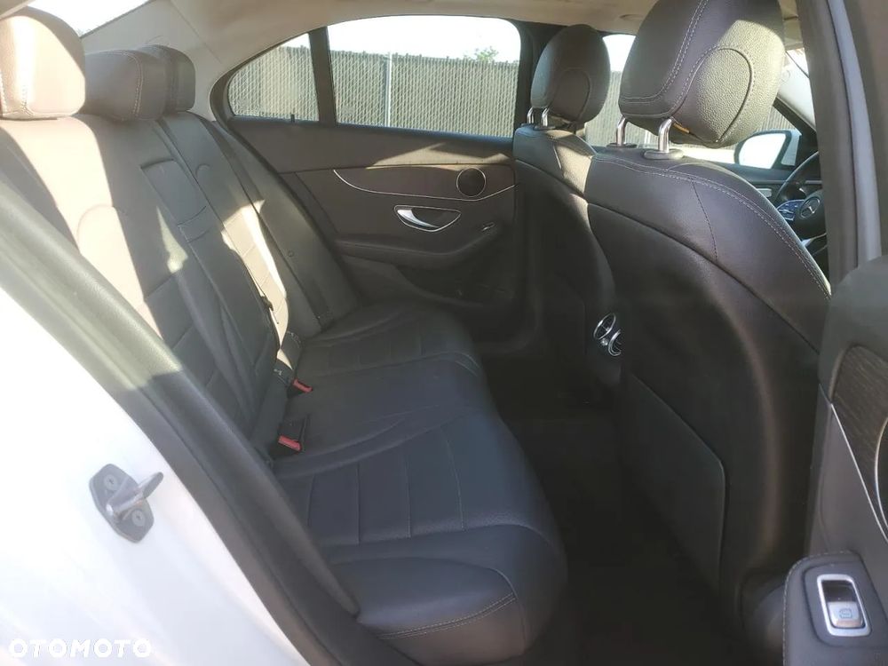 Mercedes-Benz Klasa C 300 9G-TRONIC Exclusive - 9
