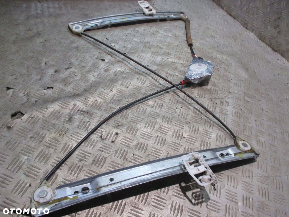 Podnośnik szyby prawy przód 3d Ford Fiesta MK6 - 4