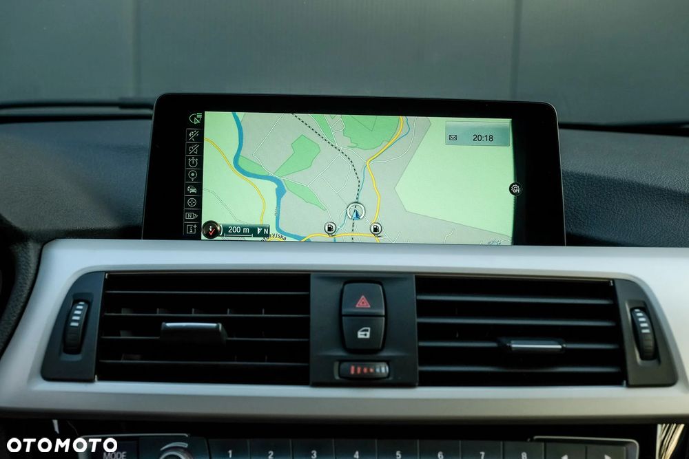 BMW Seria 3 320d Sport Line - 28