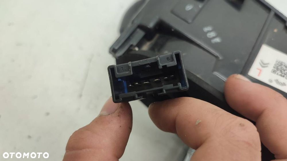 LAMPA TYŁ TYLNA LEWA W KLAPE CITROEN C5 X  9834936280 USZKODZONA - 5