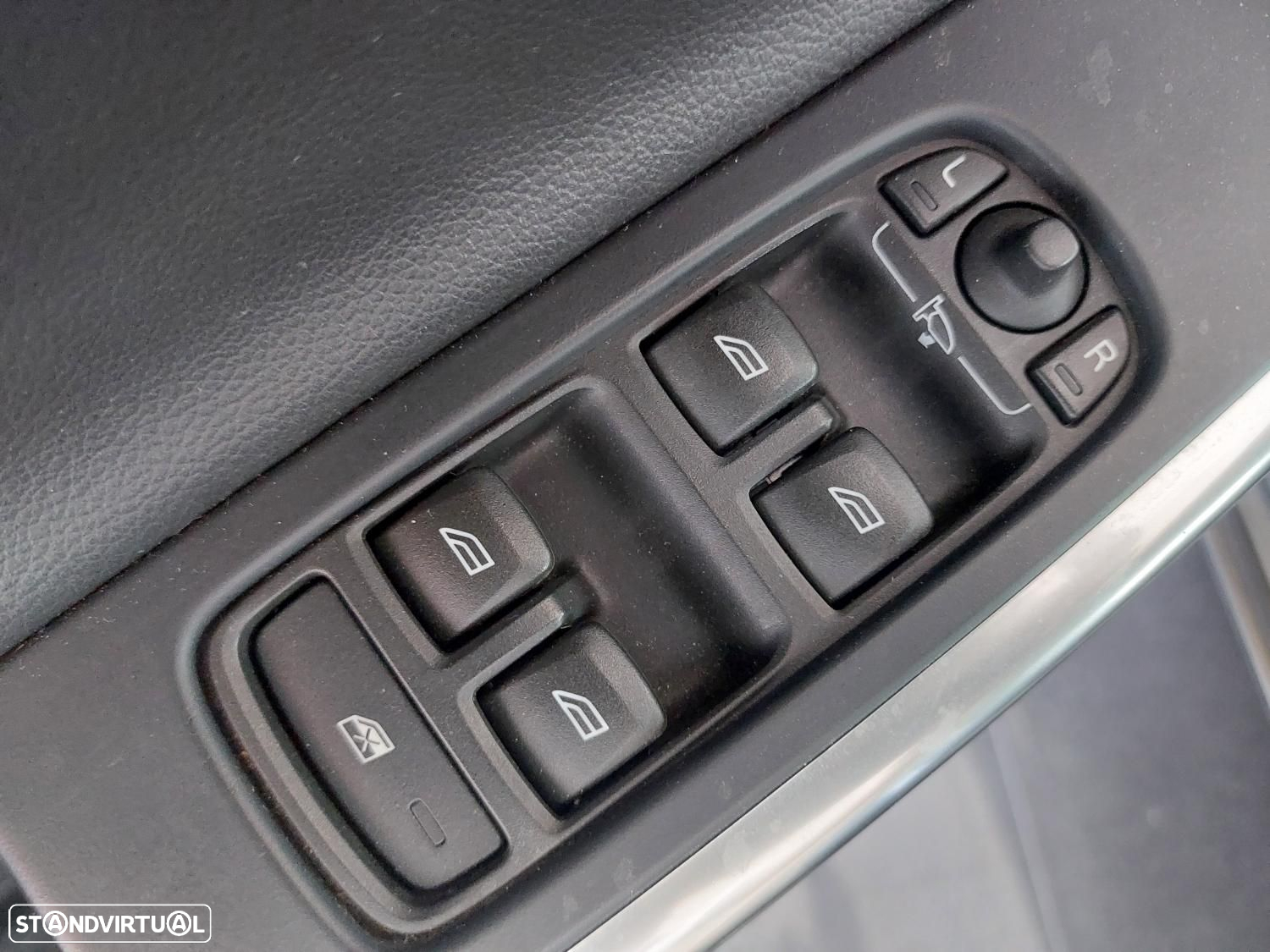 Volvo V60 2.0 D2 Momentum - 16