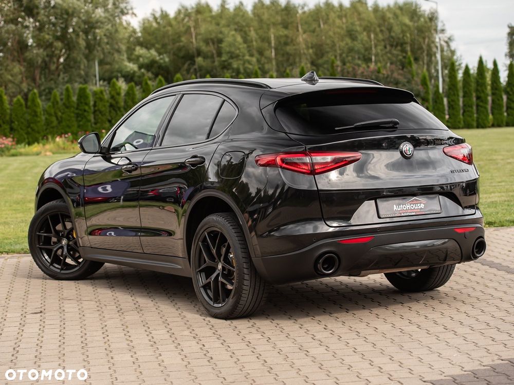 Alfa Romeo Stelvio 2.0 Turbo 16V AT8-Q4 Veloce - 9