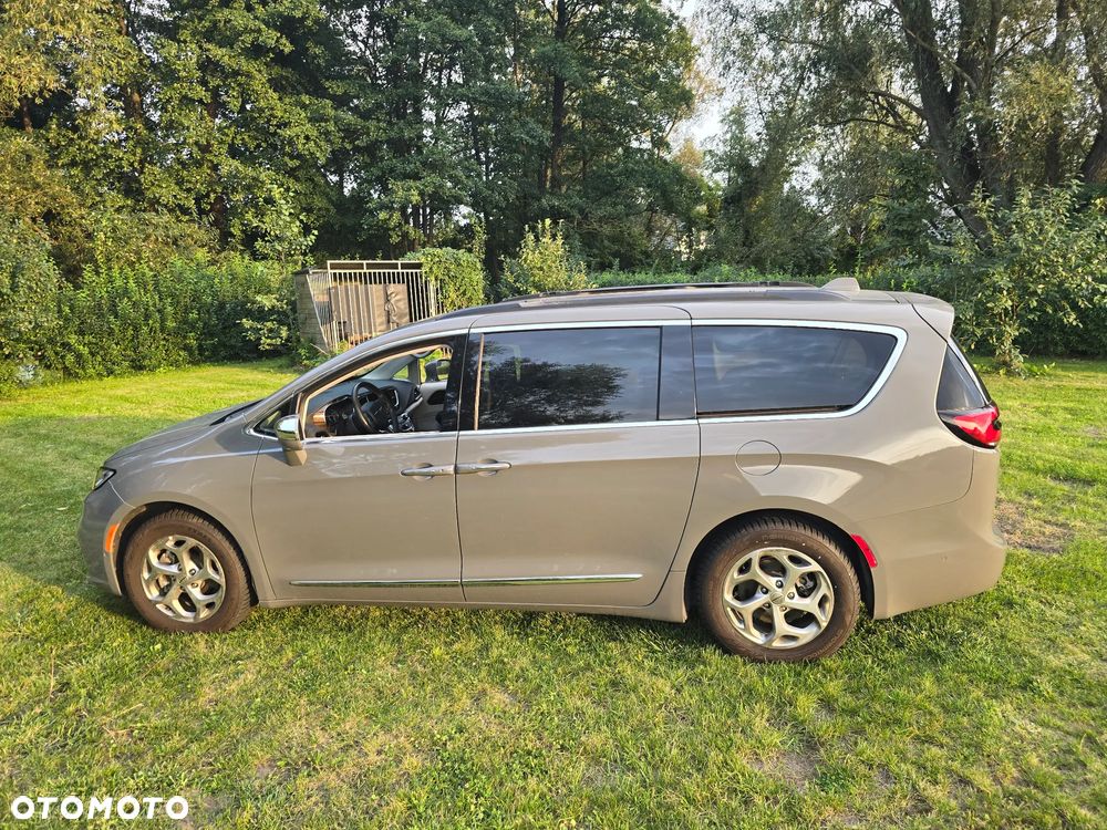 Chrysler Pacifica - 12