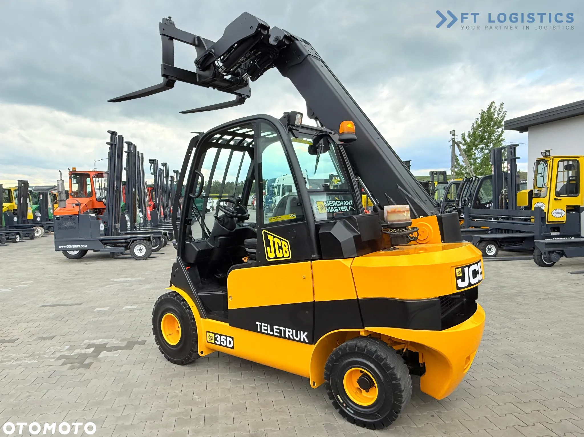 JCB TLT35D / DIESEL / KABINA / NOWE OPONY / 4450MM / TELESKOP - STAN IDEALNY - 24