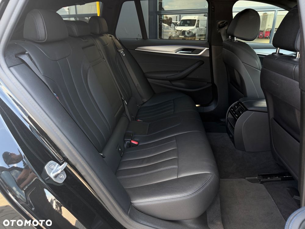 BMW Seria 5 520d xDrive M Sport sport - 35