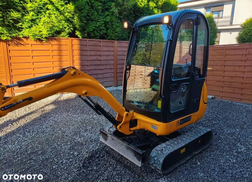 JCB 8018 - 4
