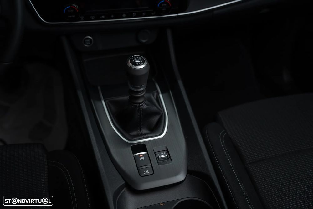 Nissan Qashqai 1.3 DIG-T Engage - 12