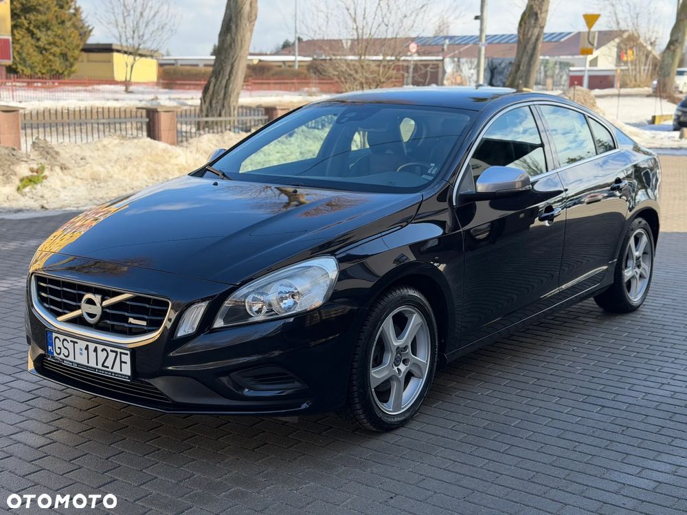 Volvo S60 D4 R-Design - 2