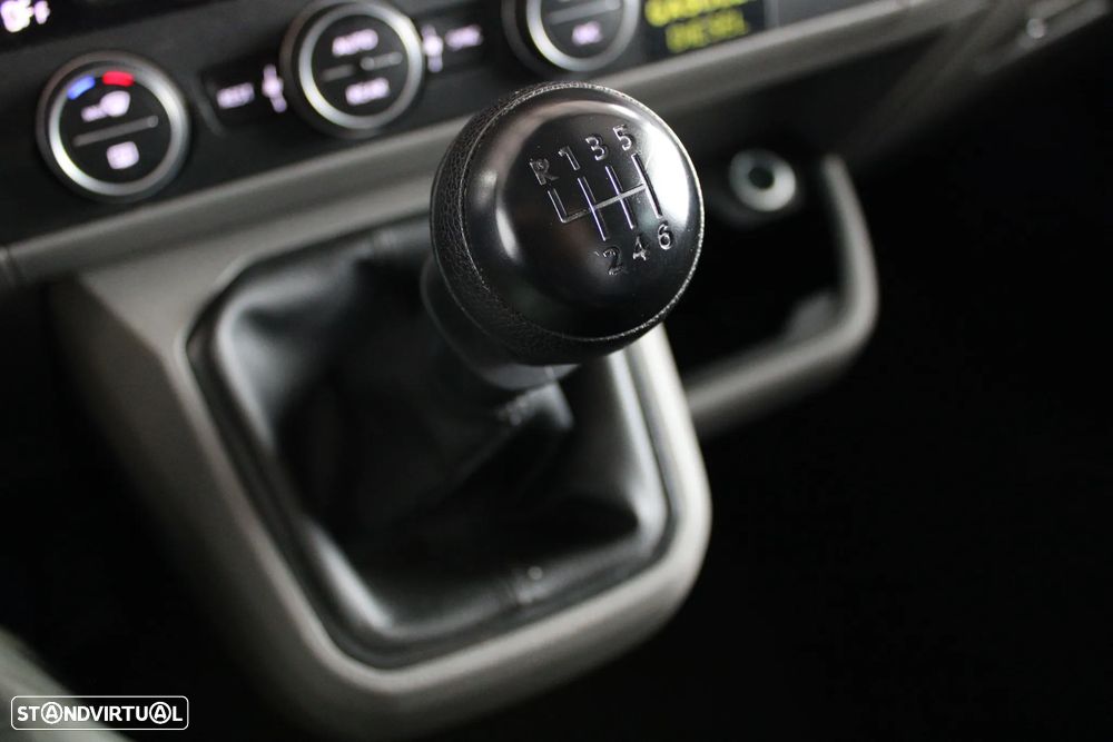 VW Transporter Caravelle Longa Comfortline - 19