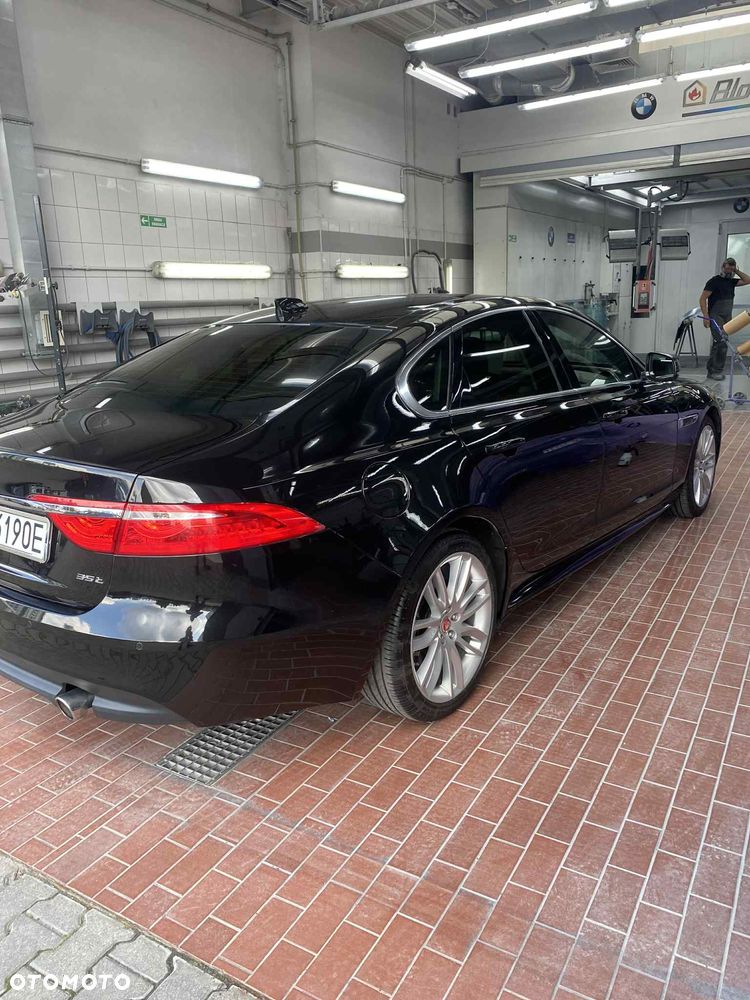 Jaguar XF 35t Prestige - 2
