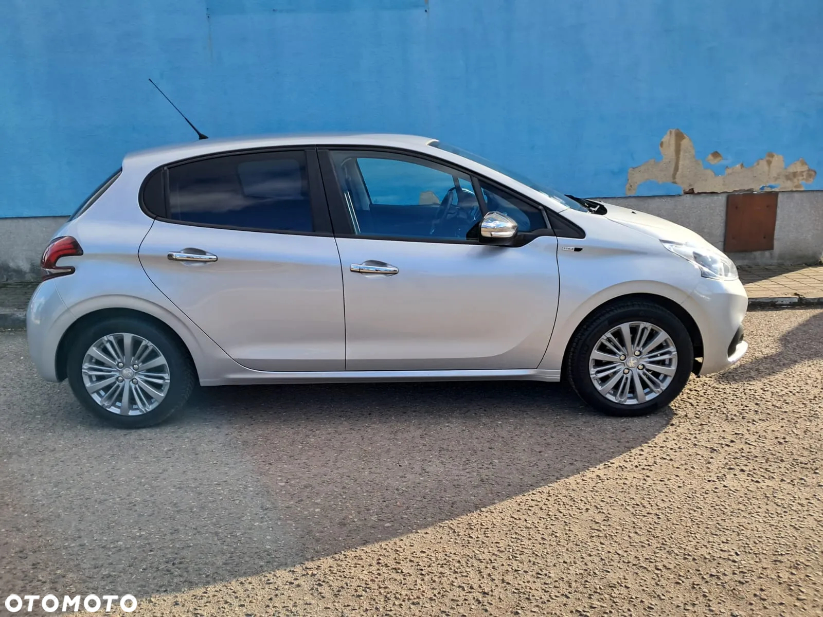 Peugeot 208 - 13