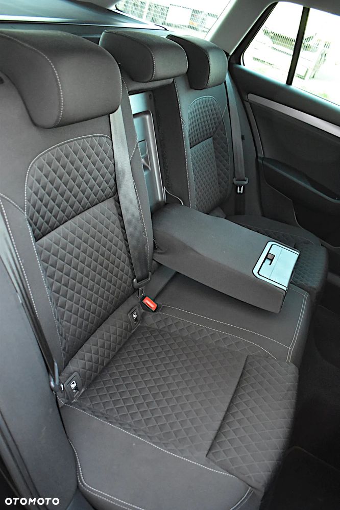 Skoda Superb 1.6 TDI Style DSG - 38