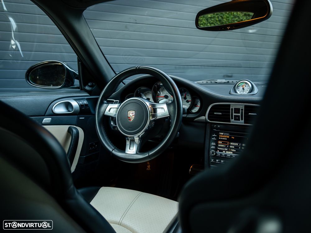 Porsche 911 (997) Turbo S PDK - 38