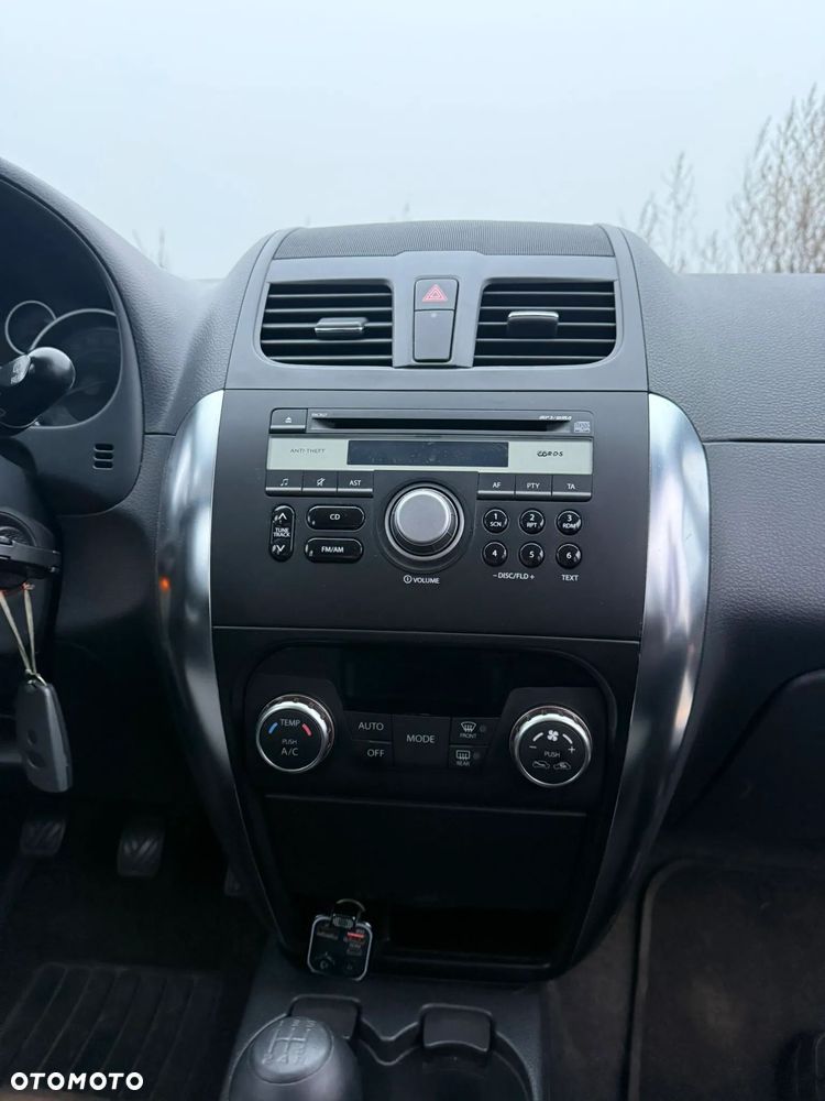 Suzuki SX4 - 10