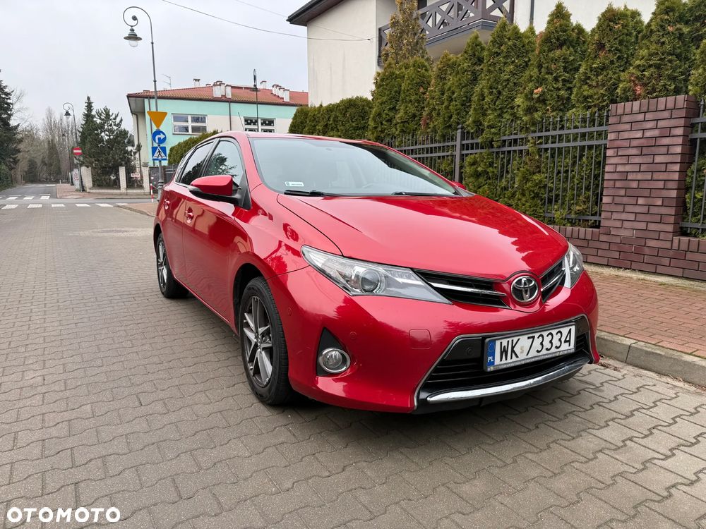 Toyota Auris 1.6 Executive - 1