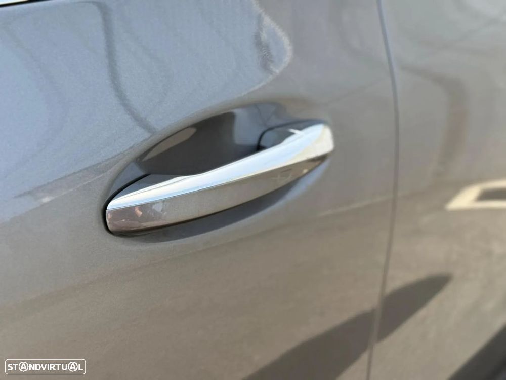 Mercedes-Benz GLA 250 e AMG Line - 20