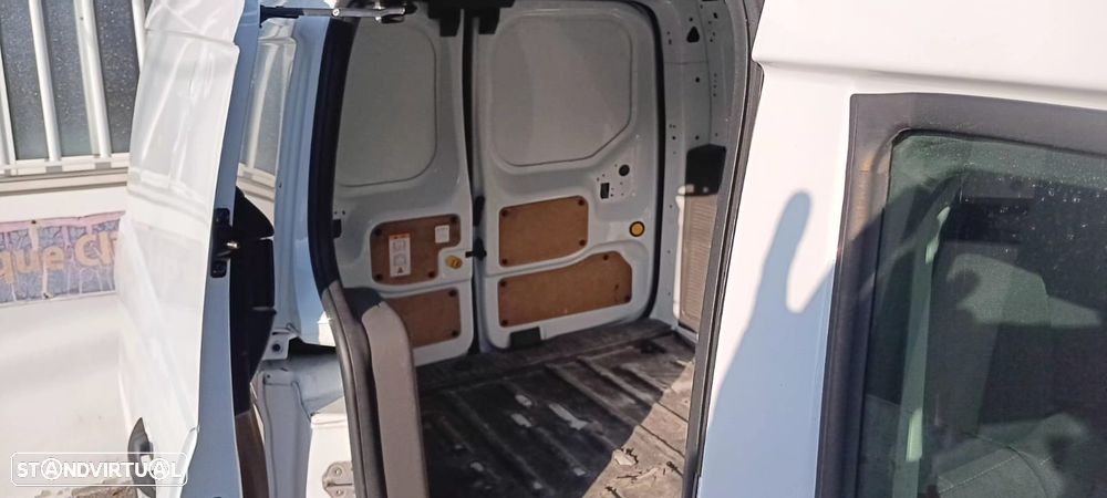 Ford Transit Connect 1.5 TDci 3 Lug Avariada - 11