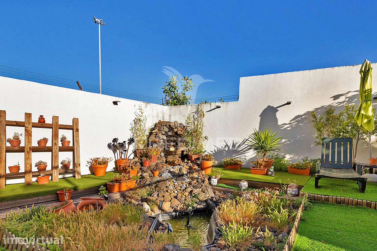Moradia bifamiliar remodelada com jardim e piscina, Loures - Grande imagem: 5/40