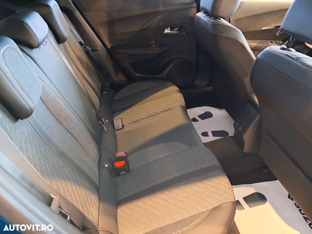 Peugeot 2008 Hybrid 145 e-DSC Allure - 25