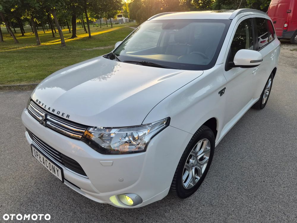 Mitsubishi Outlander - 1