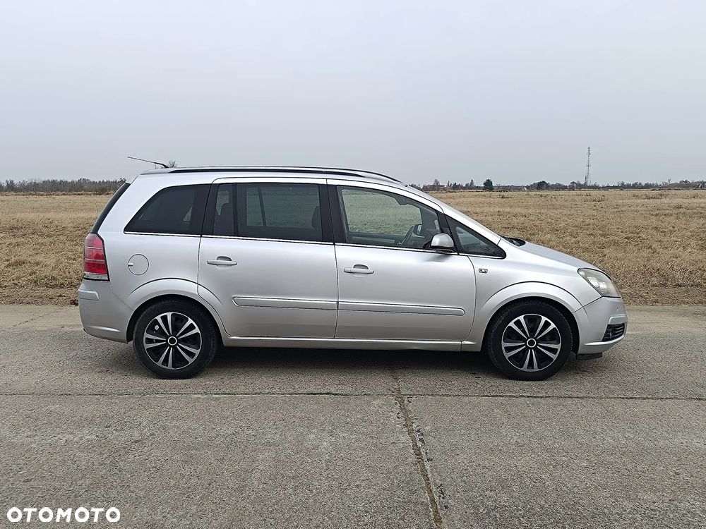Opel Zafira 1.9 CDTI Cosmo - 2