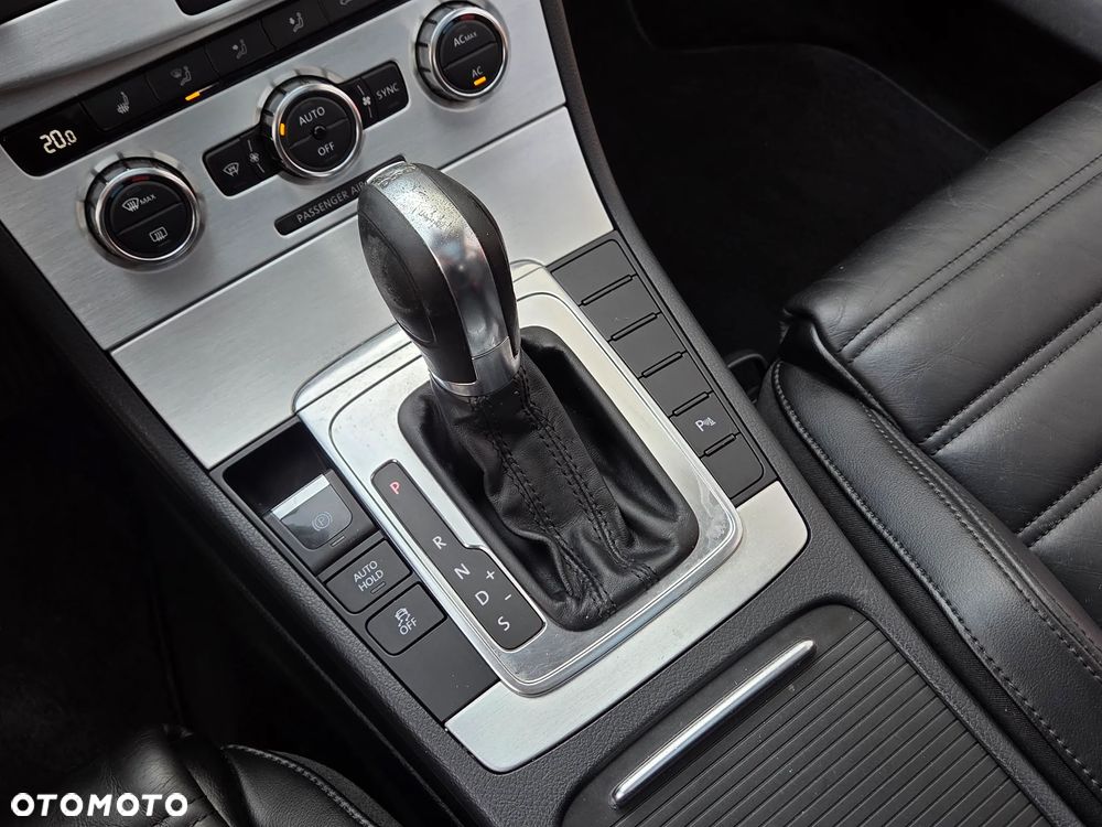 Volkswagen Passat 1.8 TSI DSG Highline - 30