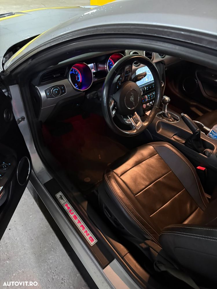 Ford Mustang - 22