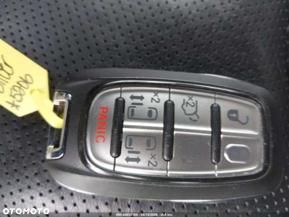 Chrysler Pacifica - 15