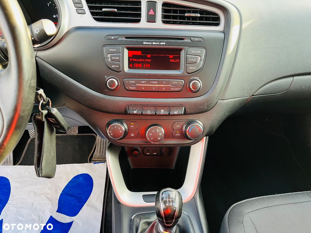 Kia Ceed 1.6 GDI SW Dream-Team Edition - 17