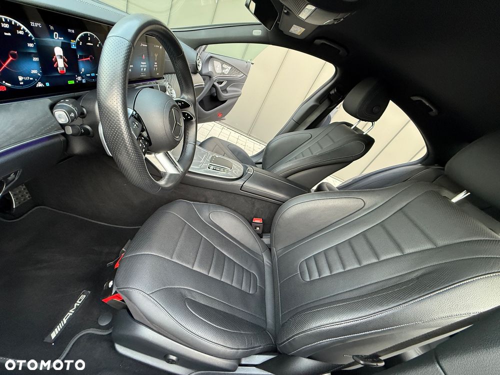 Mercedes-Benz CLS 300 d 4-Matic AMG - 21