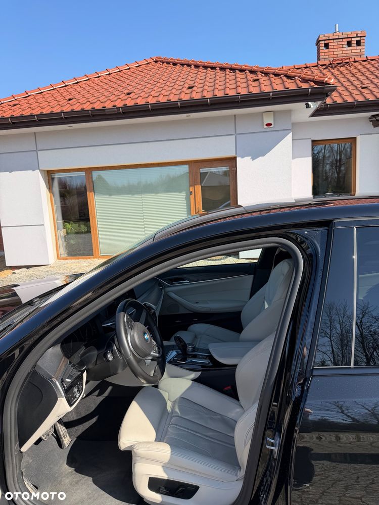 BMW Seria 5 520d xDrive - 10